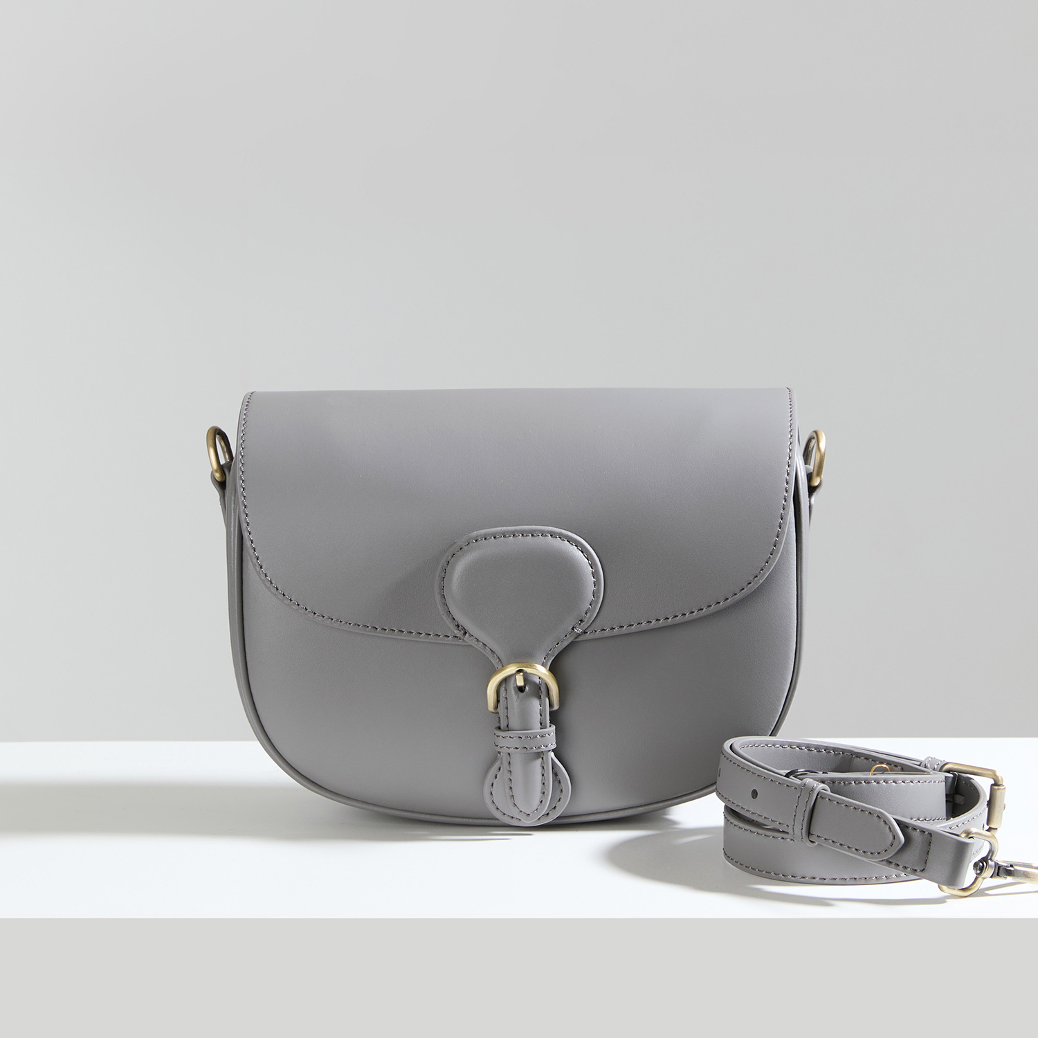 MauricioMacletti_bbc_gray_smoke_front_1